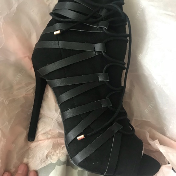 Laced up open toe black suede booties - Picture 4 of 4